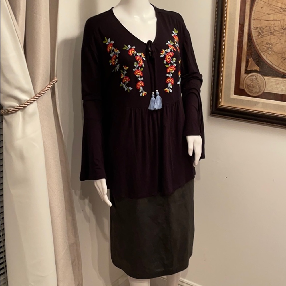 ONE WORLD TOP FLORAL EMBROIDERY LARGE BELL L